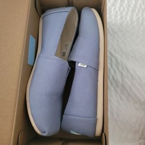 Toms faded blue canvas  shoes size 7.5